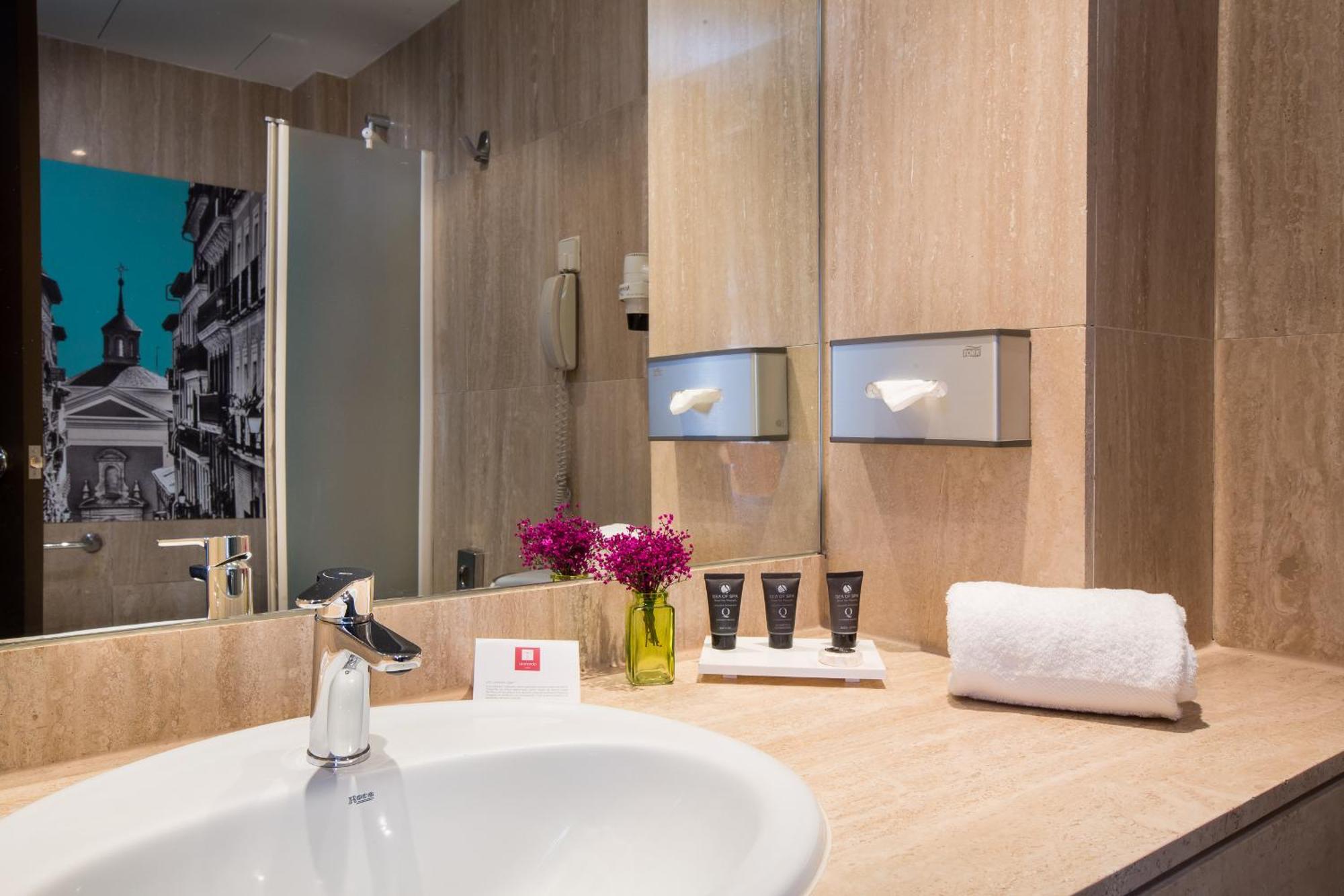 Leonardo Boutique Hotel Мадрид Екстериор снимка