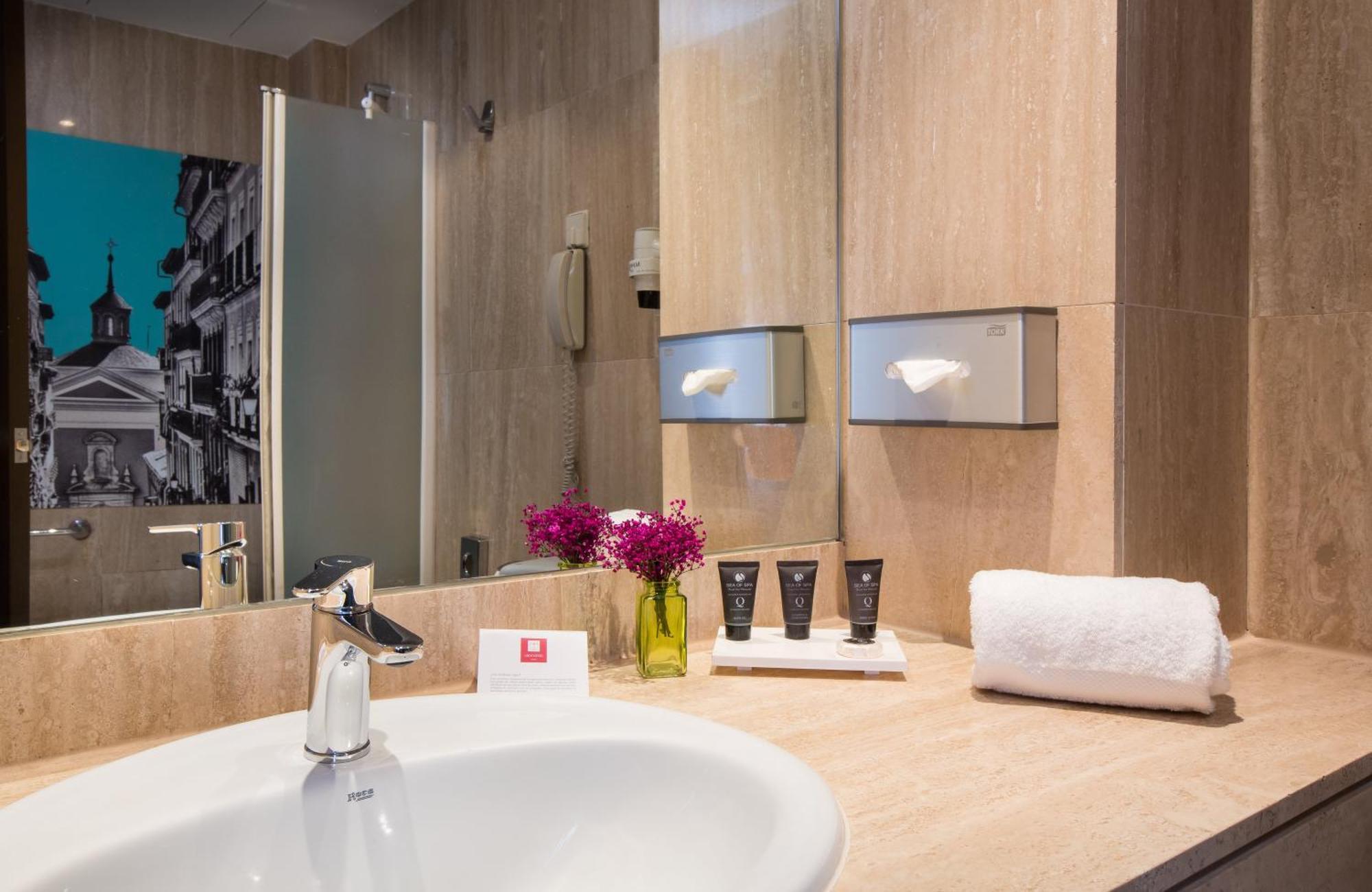 Leonardo Boutique Hotel Мадрид Екстериор снимка